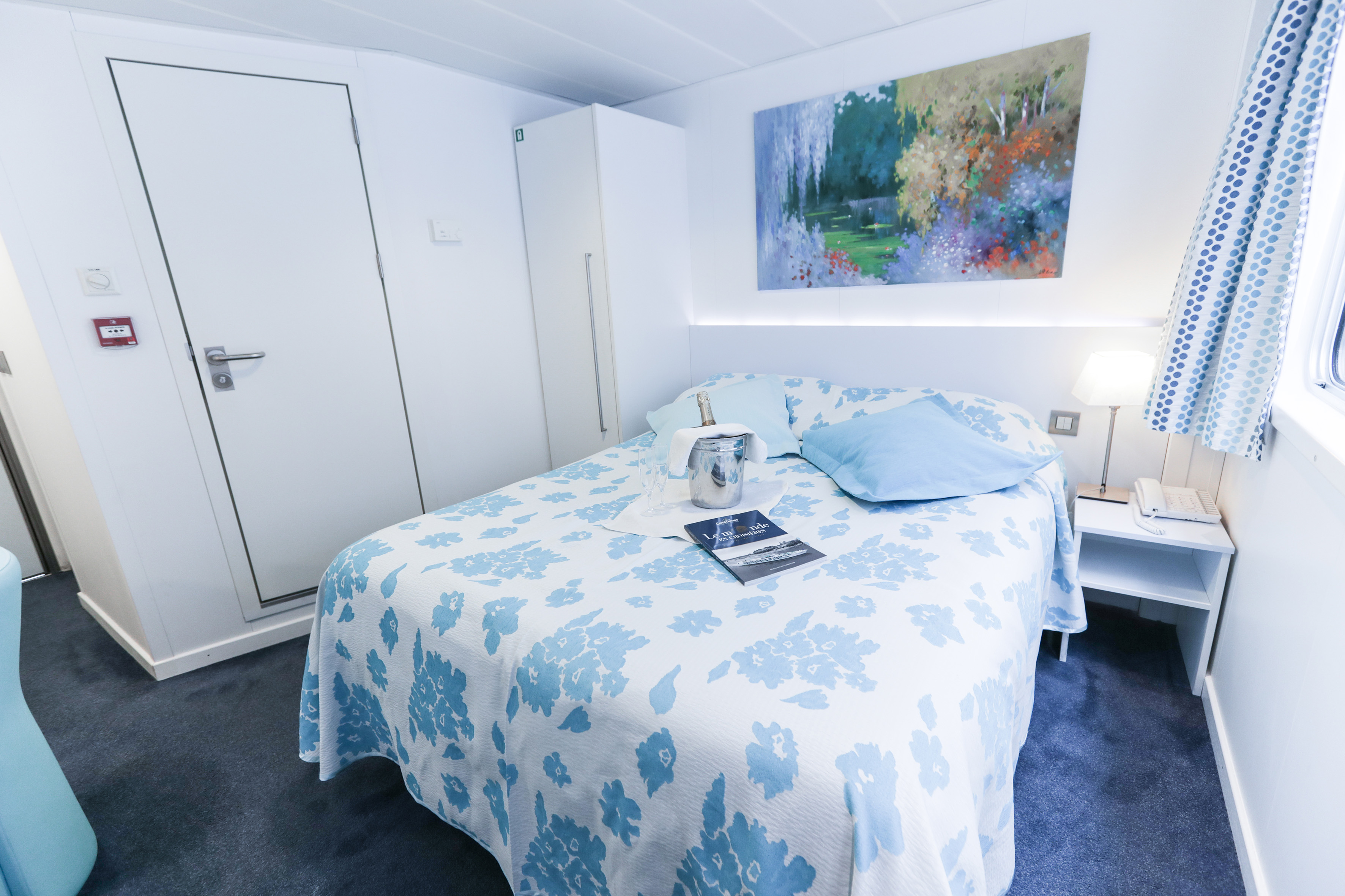 CroisiEurope MS Cyrano de Bergerac Cabin 7.jpg